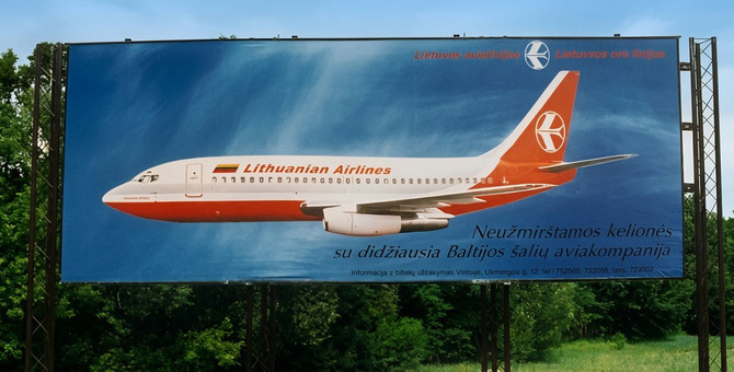 Reklaminis Lietuvos oro linijų stendas